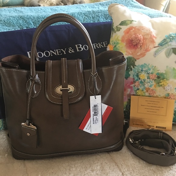 Dooney & Bourke Handbags - 🆕🌸SALE🌸Dooney & Bourke Flo Toscana side zip